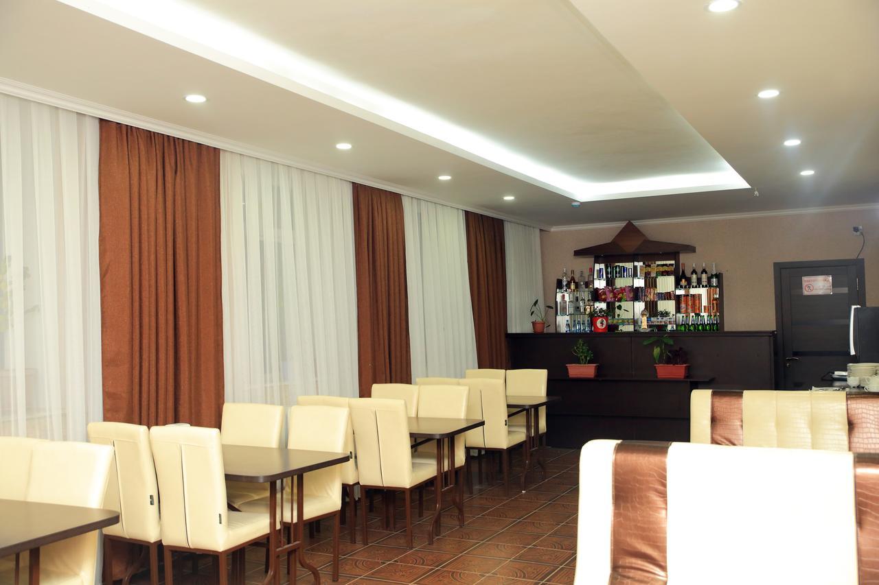 Aska Hotel Naryn Екстериор снимка