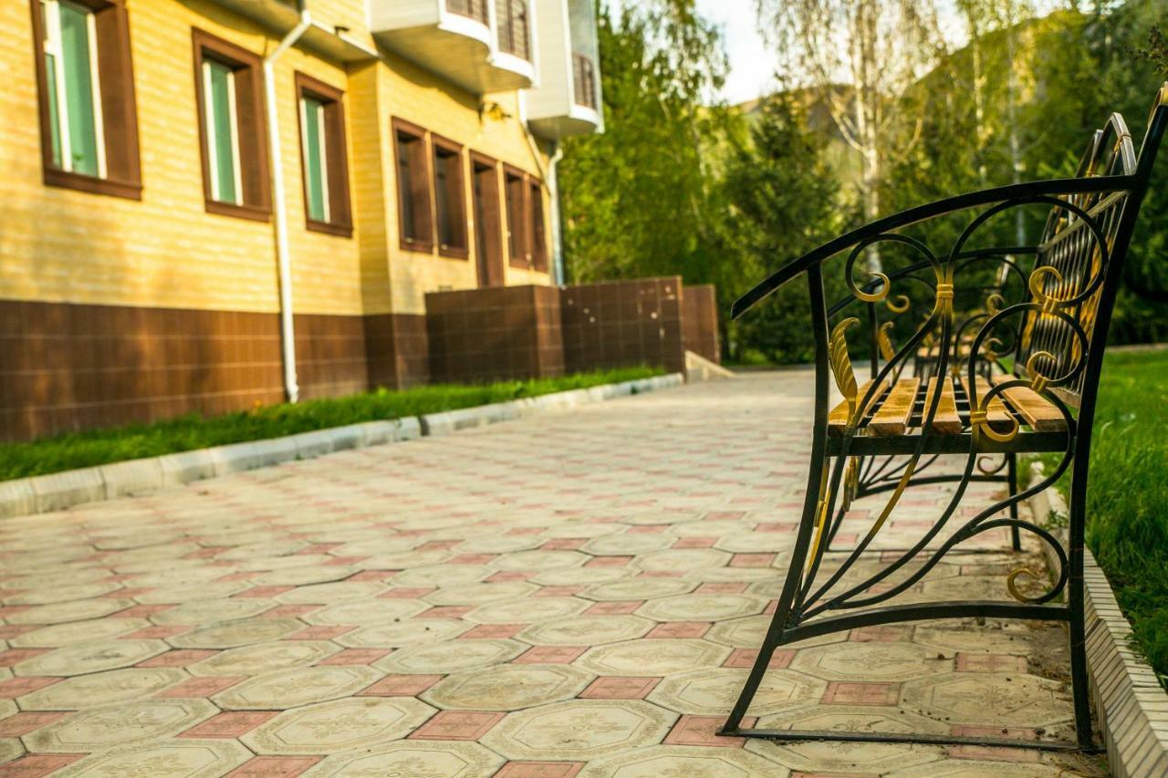 Aska Hotel Naryn Екстериор снимка